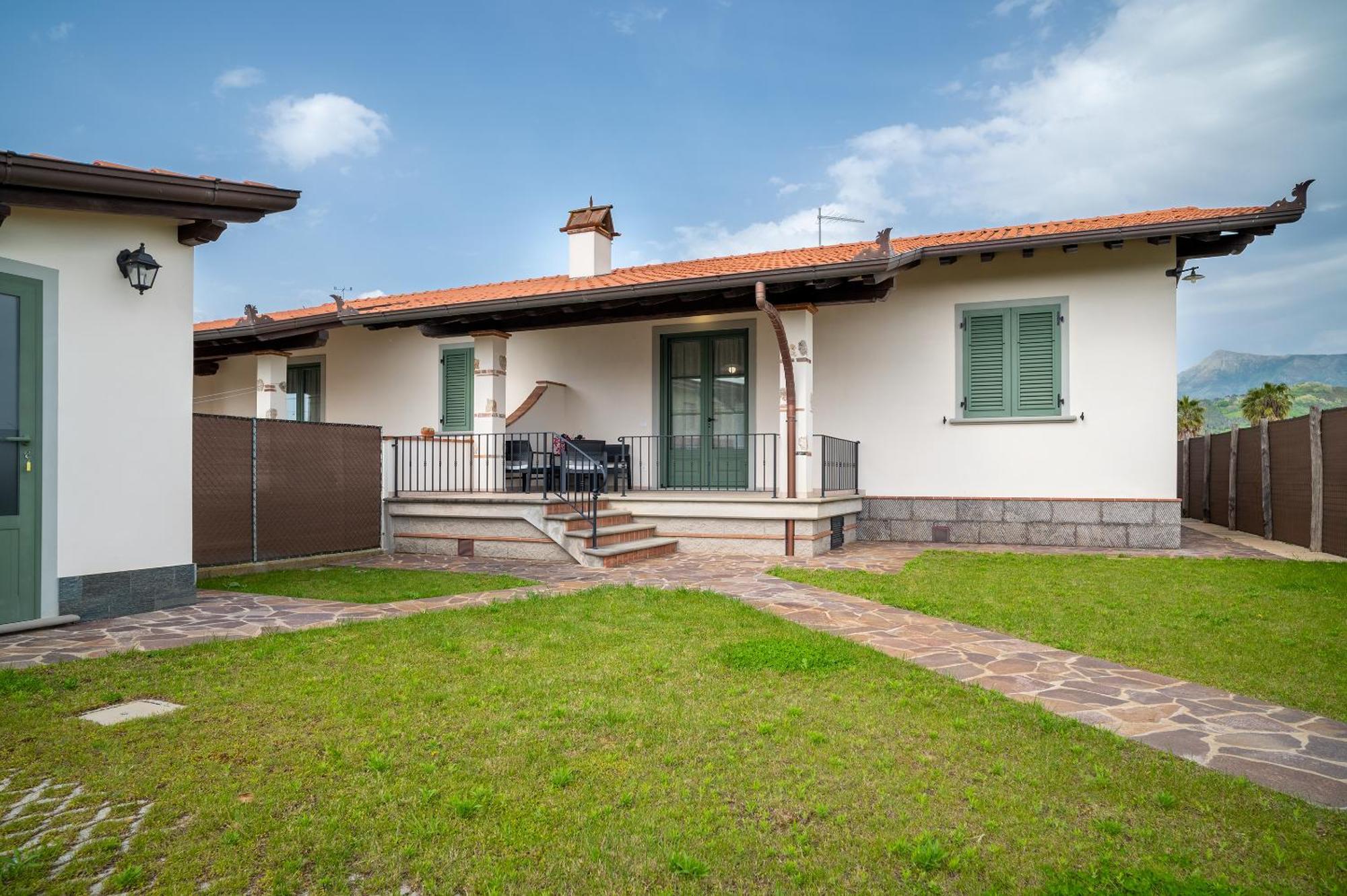 Casa Vacanze Dalla Ci Capezzano Pianore ภายนอก รูปภาพ